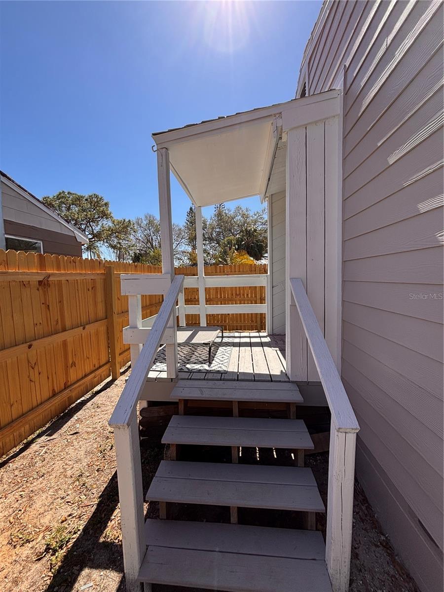 Image 18 of 24 For 745 52nd Avenue N