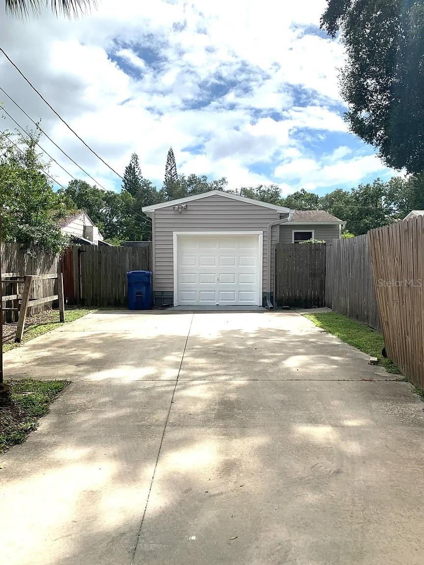 Image 22 of 24 For 745 52nd Avenue N