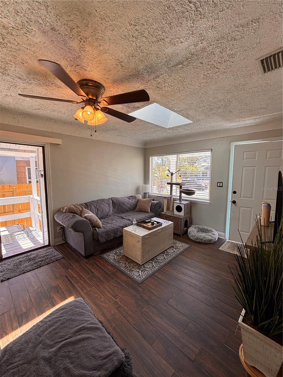 Image 3 of 24 For 745 52nd Avenue N