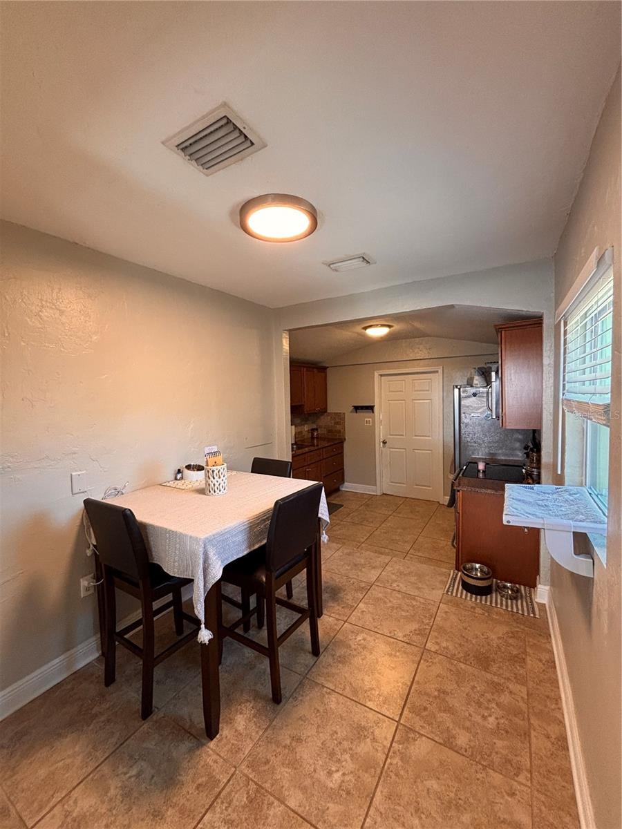 Image 5 of 24 For 745 52nd Avenue N