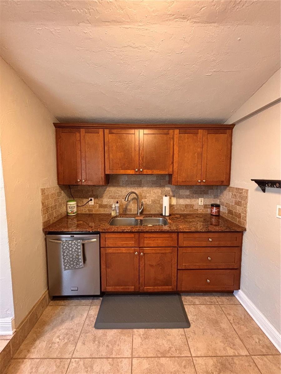 Image 7 of 24 For 745 52nd Avenue N