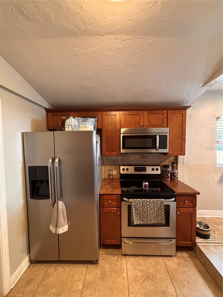 Image 8 of 24 For 745 52nd Avenue N