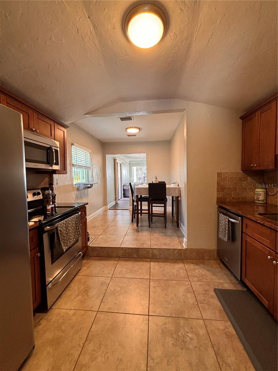 Image 9 of 24 For 745 52nd Avenue N