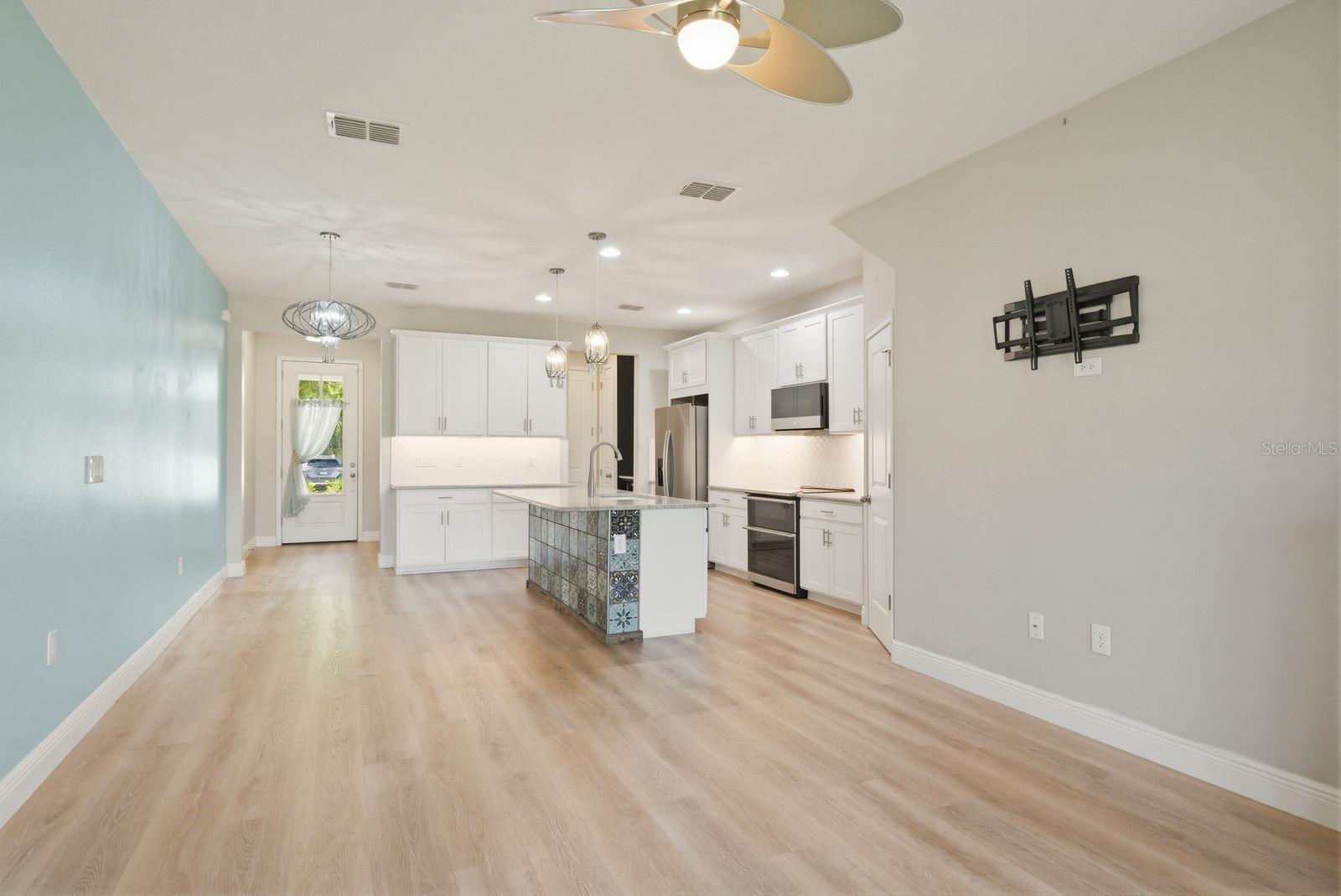 Image 5 of 55 For 1008 Mango Court