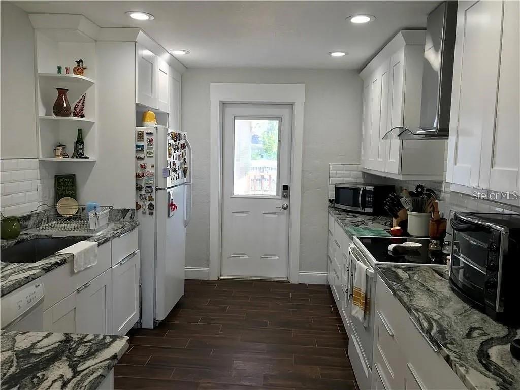 Image 4 of 22 For 605 45th Avenue N