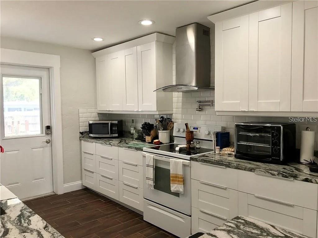 Image 5 of 22 For 605 45th Avenue N