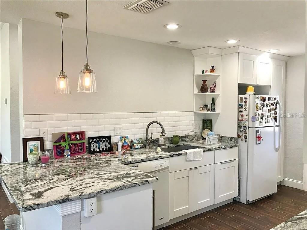 Image 6 of 22 For 605 45th Avenue N