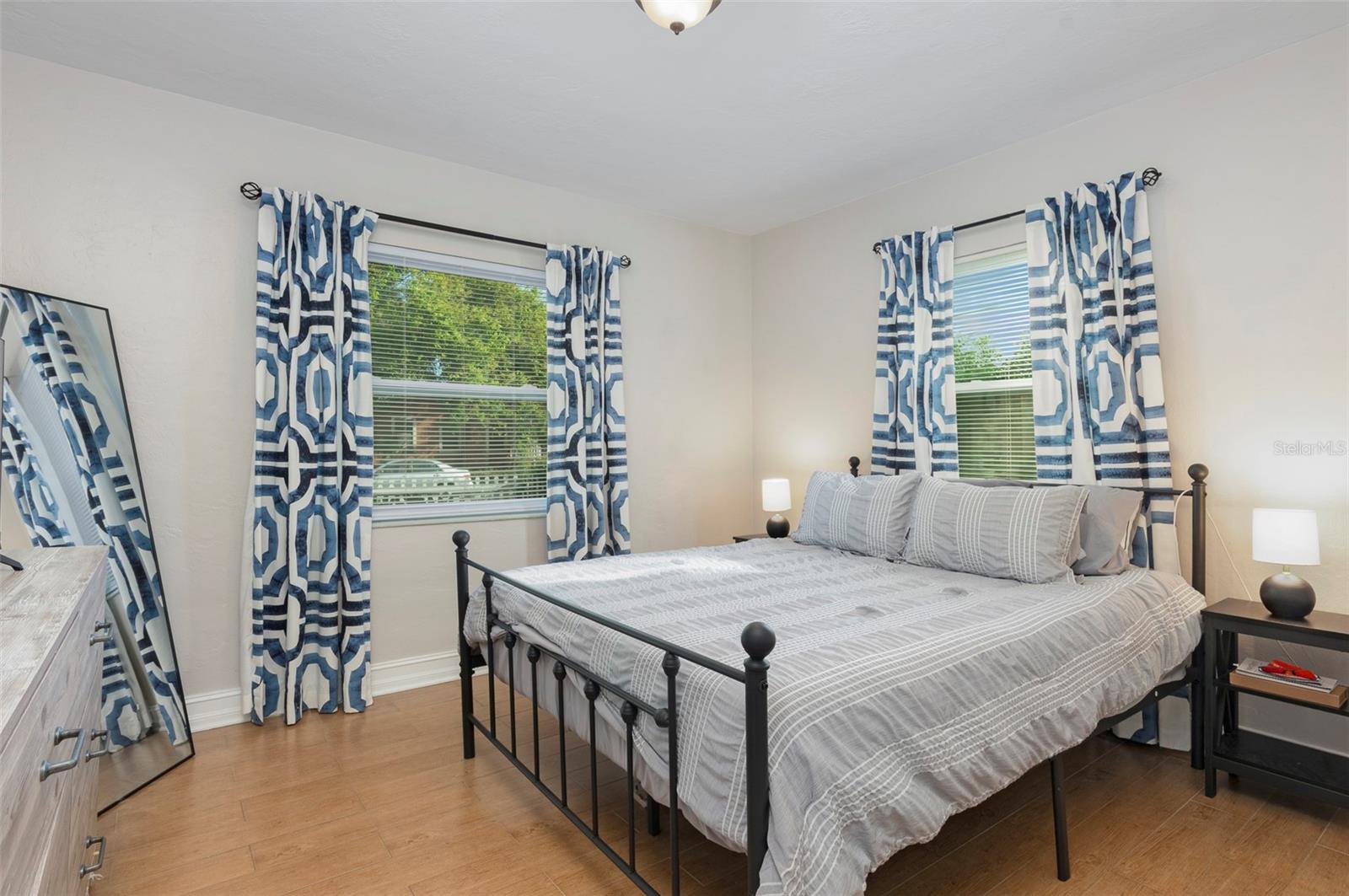 Image 18 of 33 For 3510 4th Avenue N