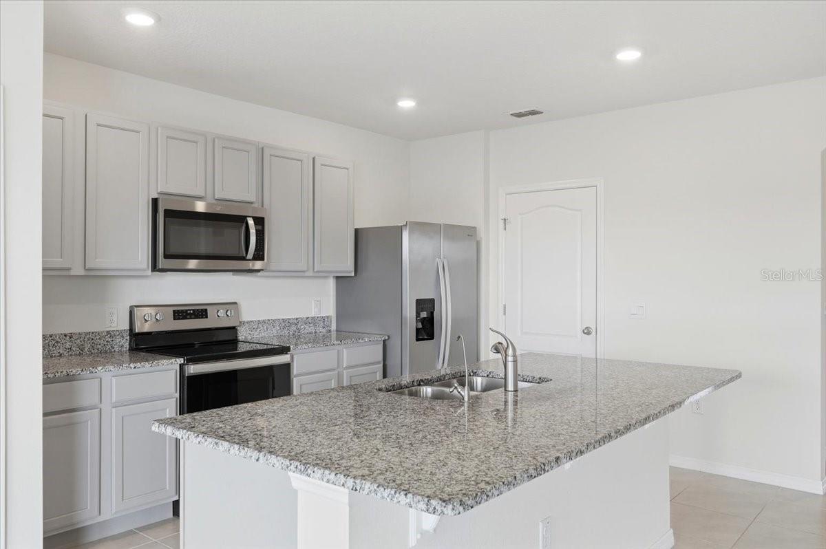 Image 16 of 49 For 2829 Grandbury Grove Road