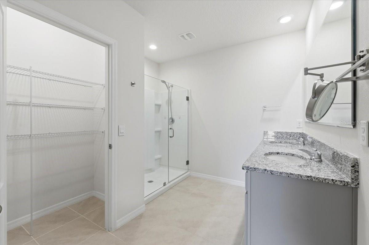 Image 22 of 49 For 2829 Grandbury Grove Road