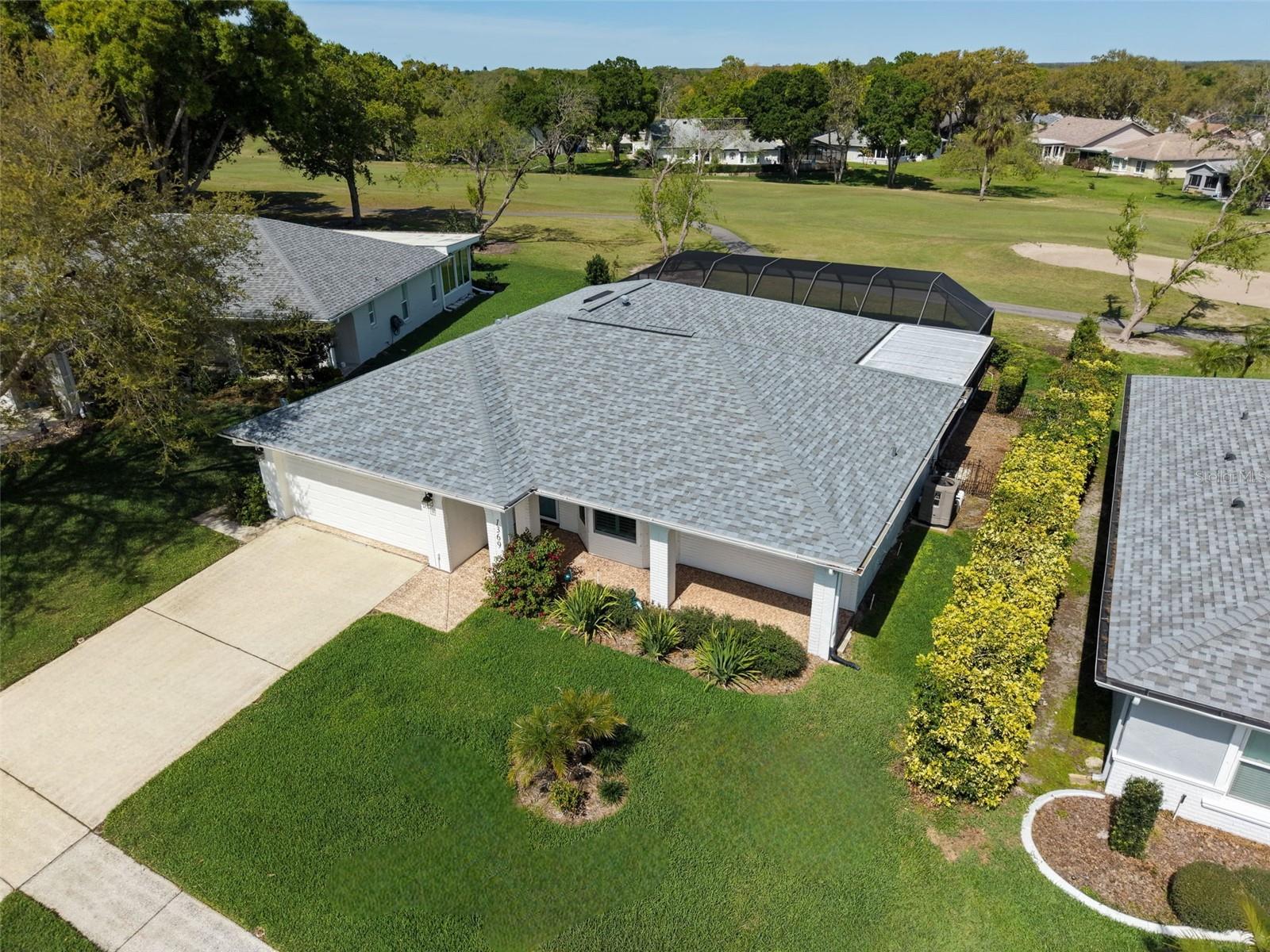 Listing photo id 0 for 1369 Gillespie Drive N