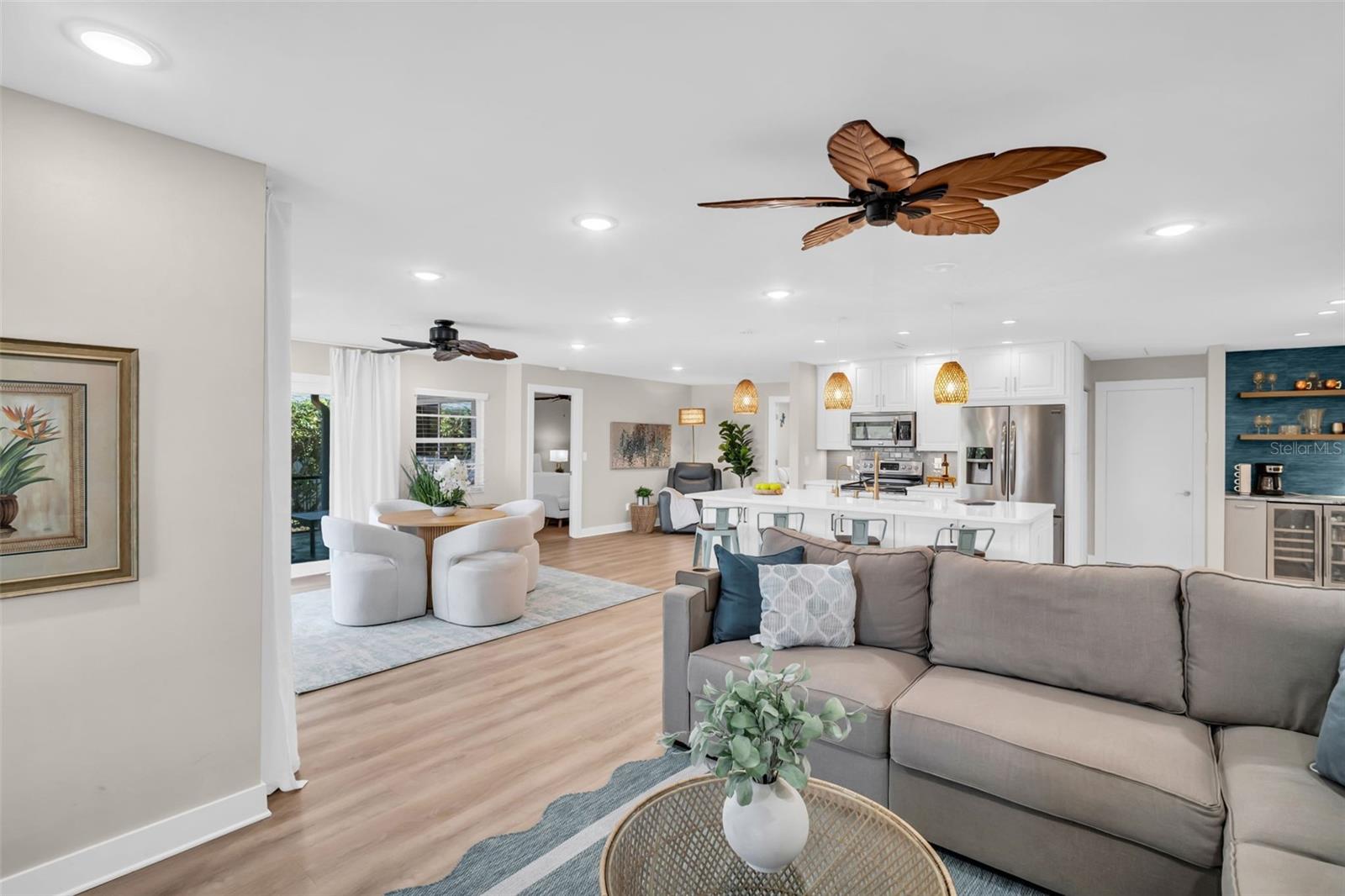 Listing photo id 26 for 1369 Gillespie Drive N