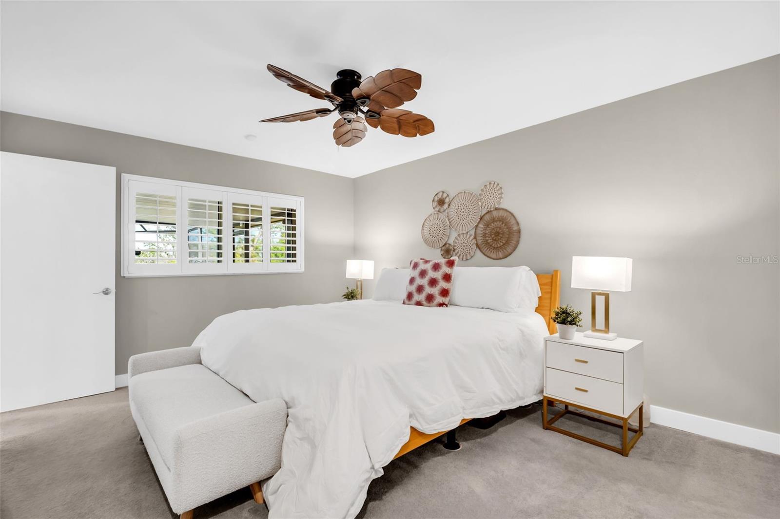 Listing photo id 35 for 1369 Gillespie Drive N