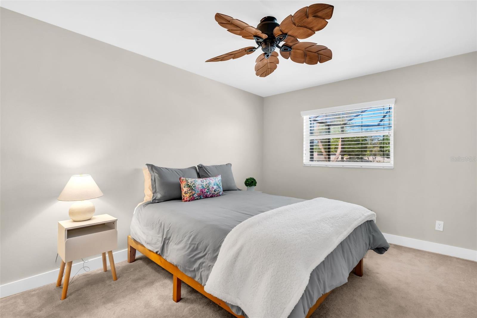 Listing photo id 39 for 1369 Gillespie Drive N