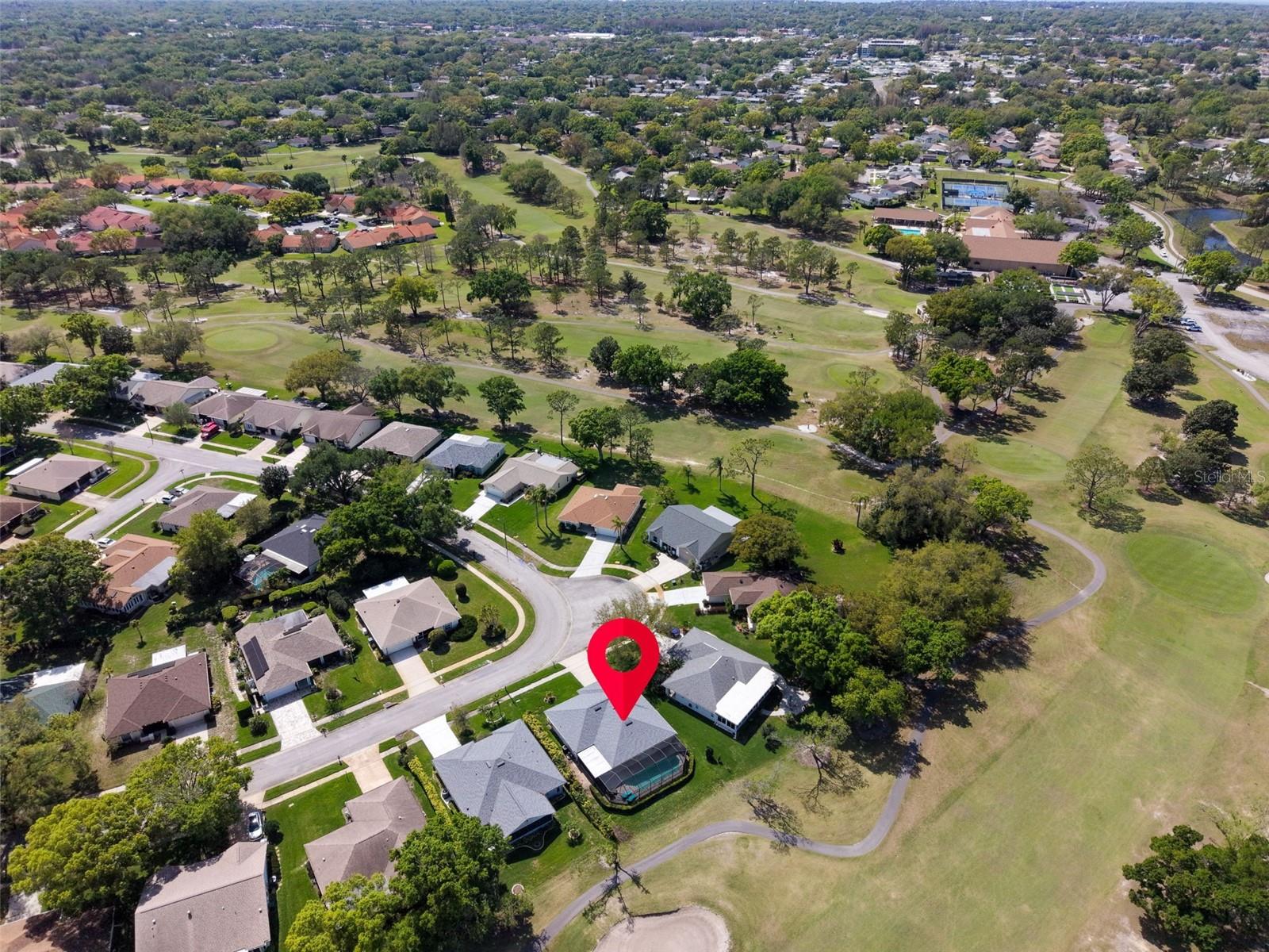 Listing photo id 46 for 1369 Gillespie Drive N