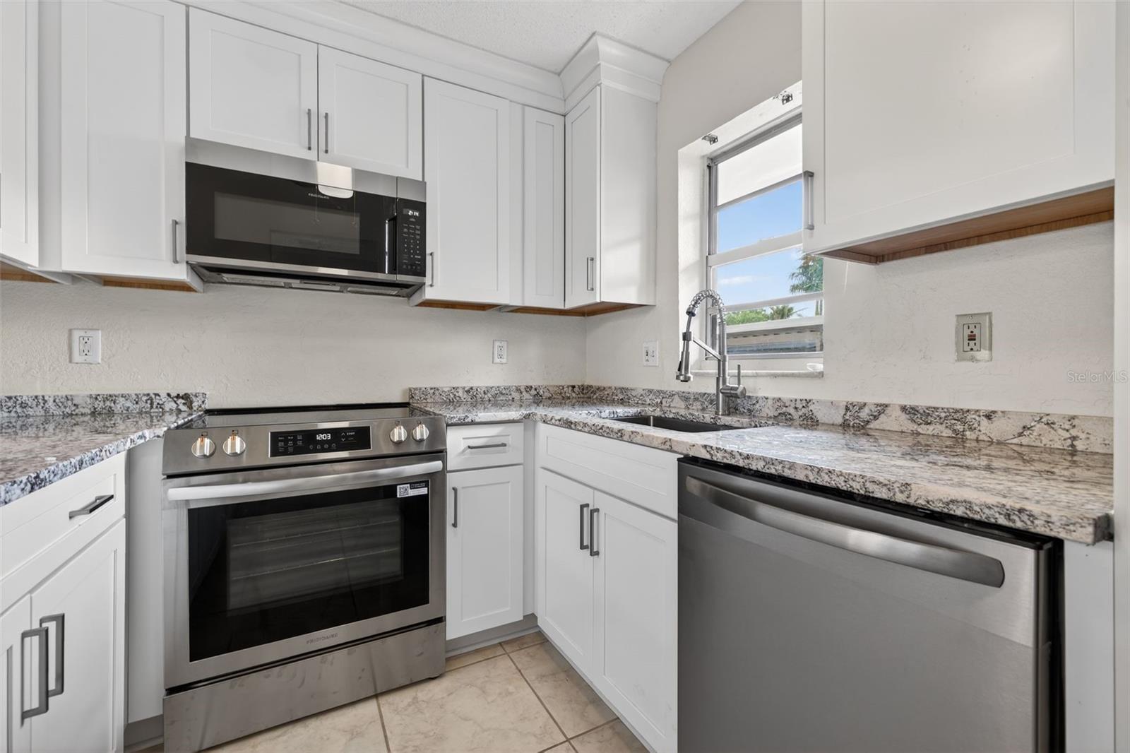 Image 8 of 48 For 7540 Bay Island Drive S 160