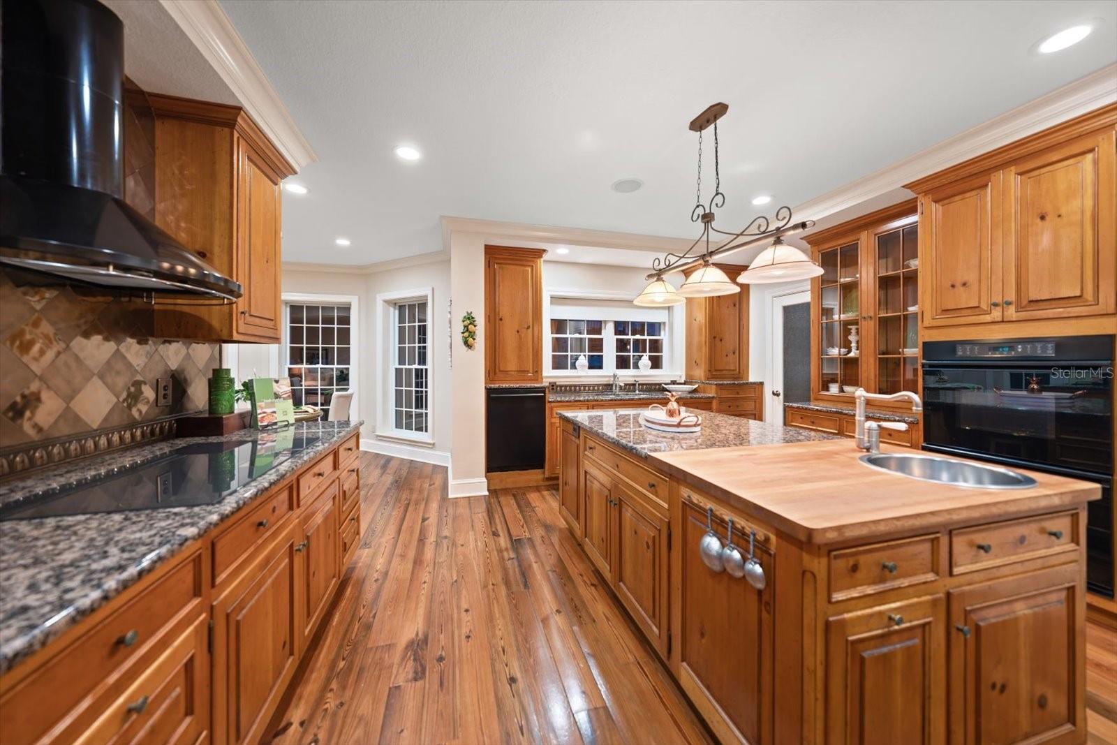 Image 19 of 75 For 1205 Palm View Avenue