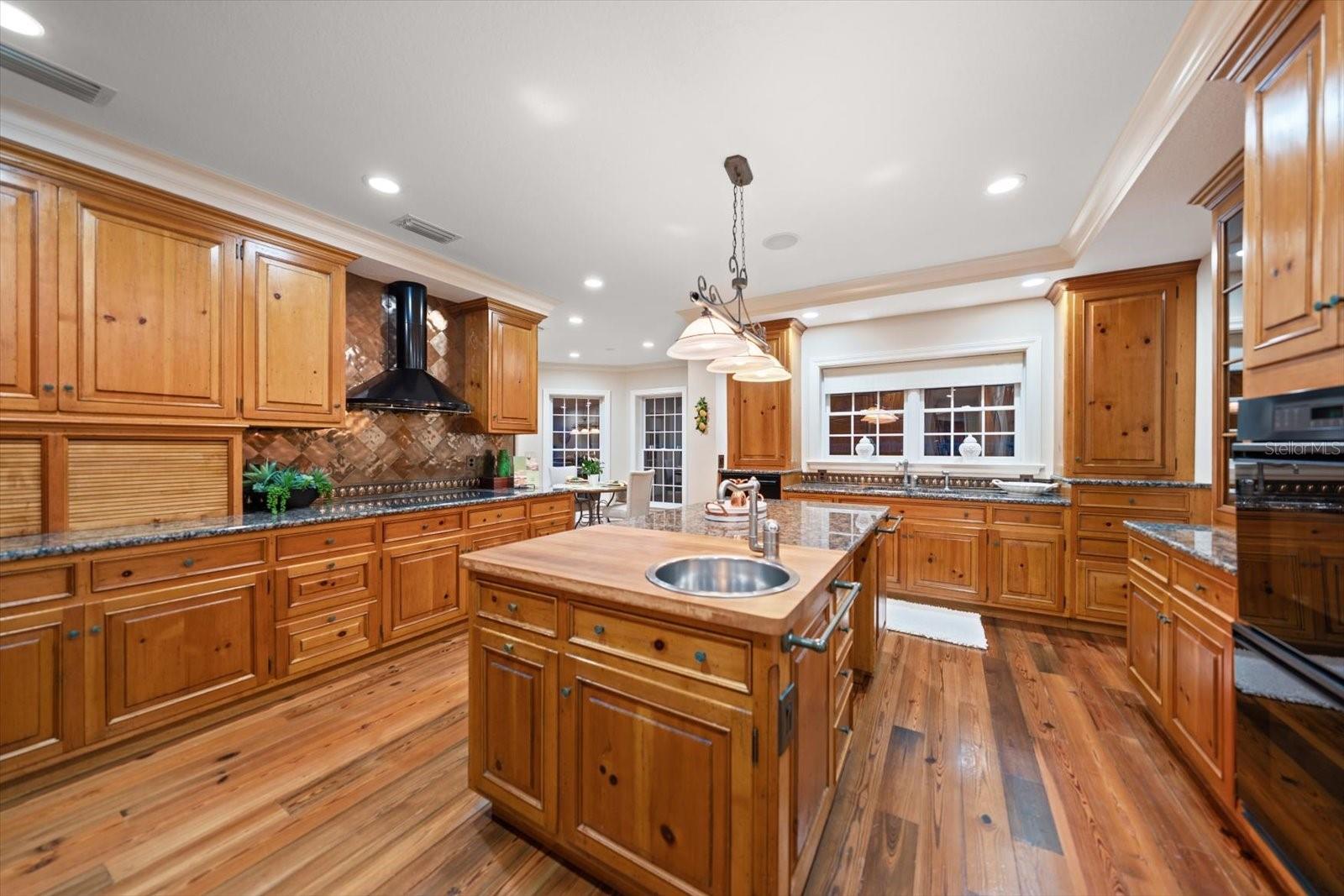 Image 20 of 75 For 1205 Palm View Avenue