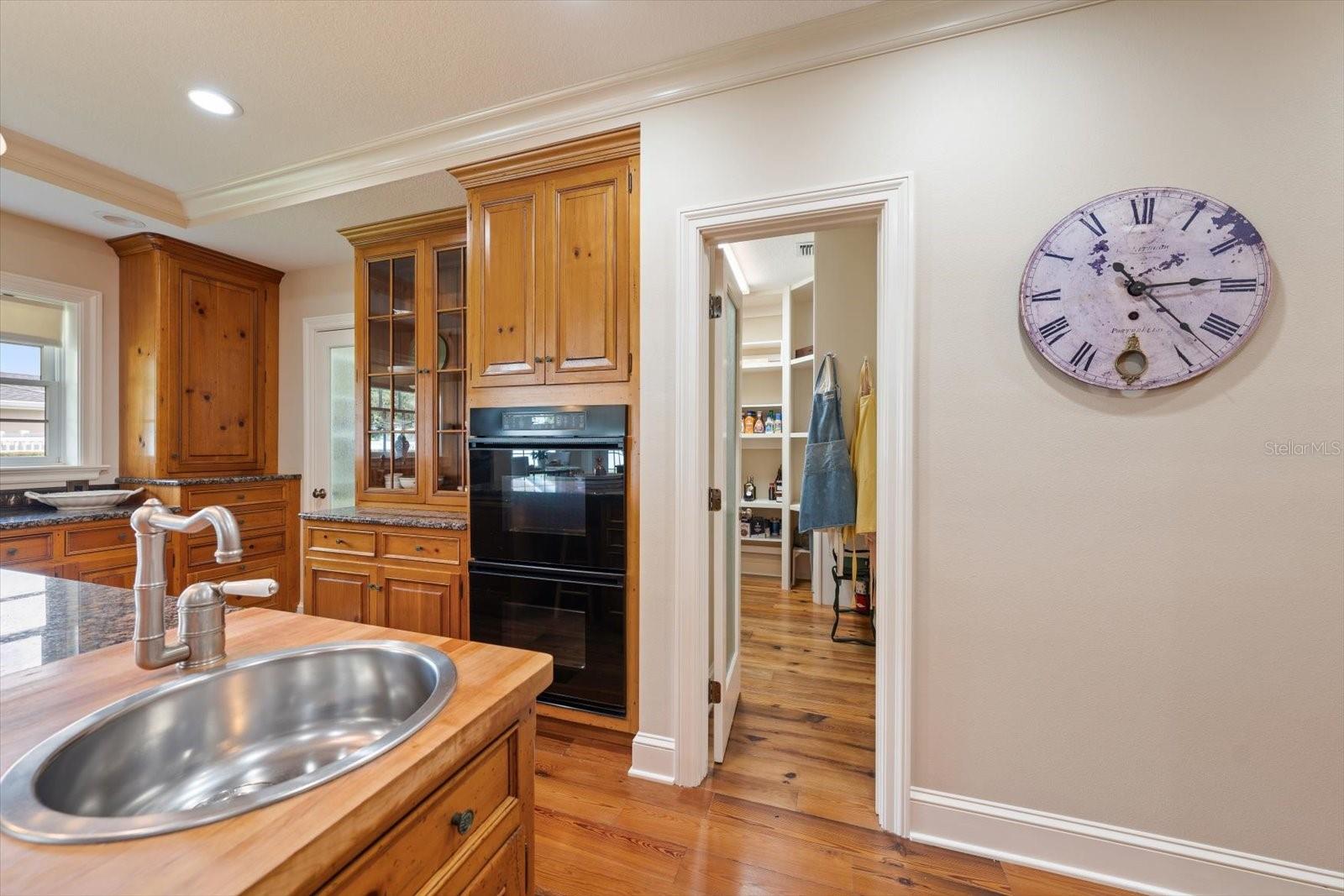 Image 24 of 75 For 1205 Palm View Avenue