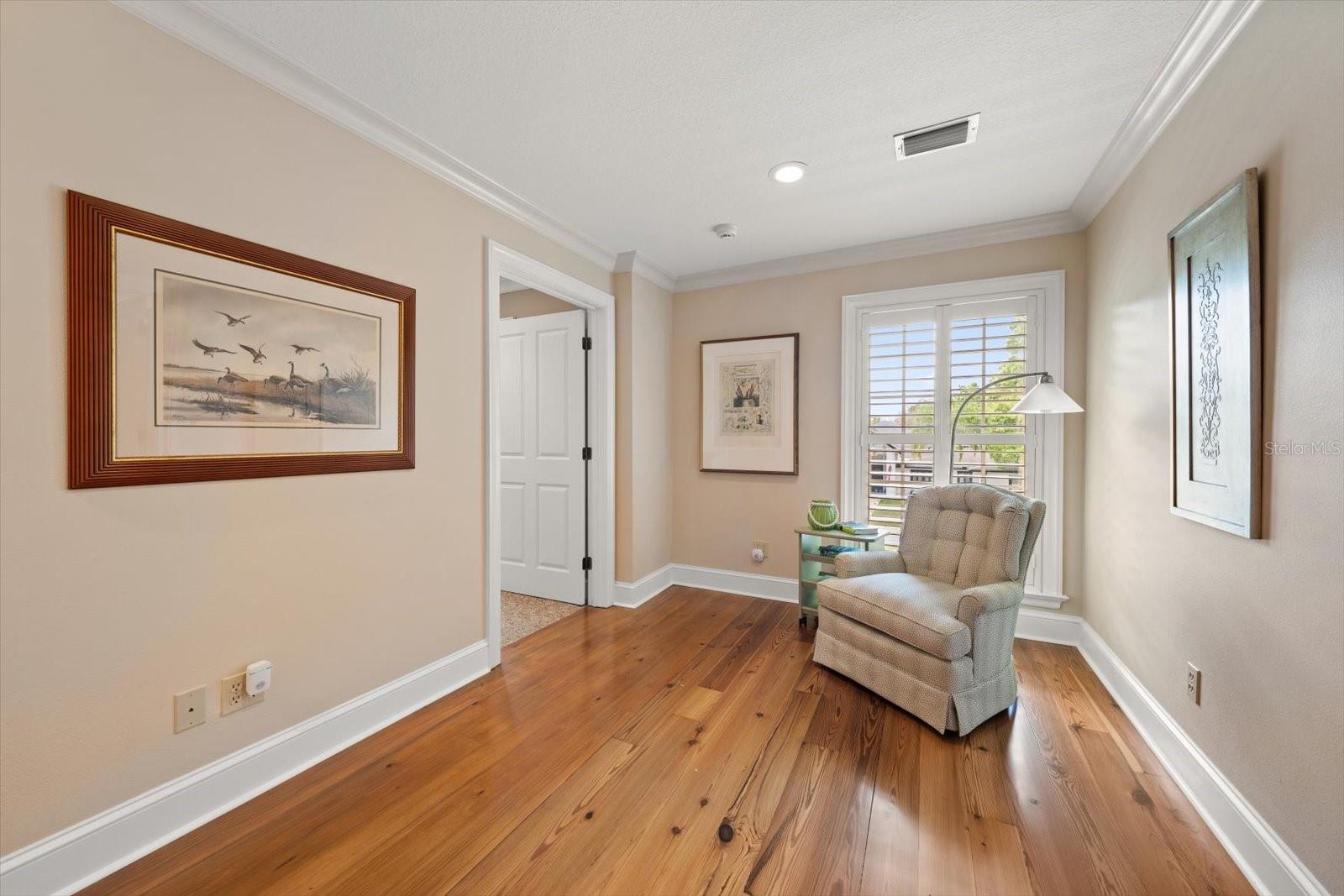 Image 31 of 75 For 1205 Palm View Avenue