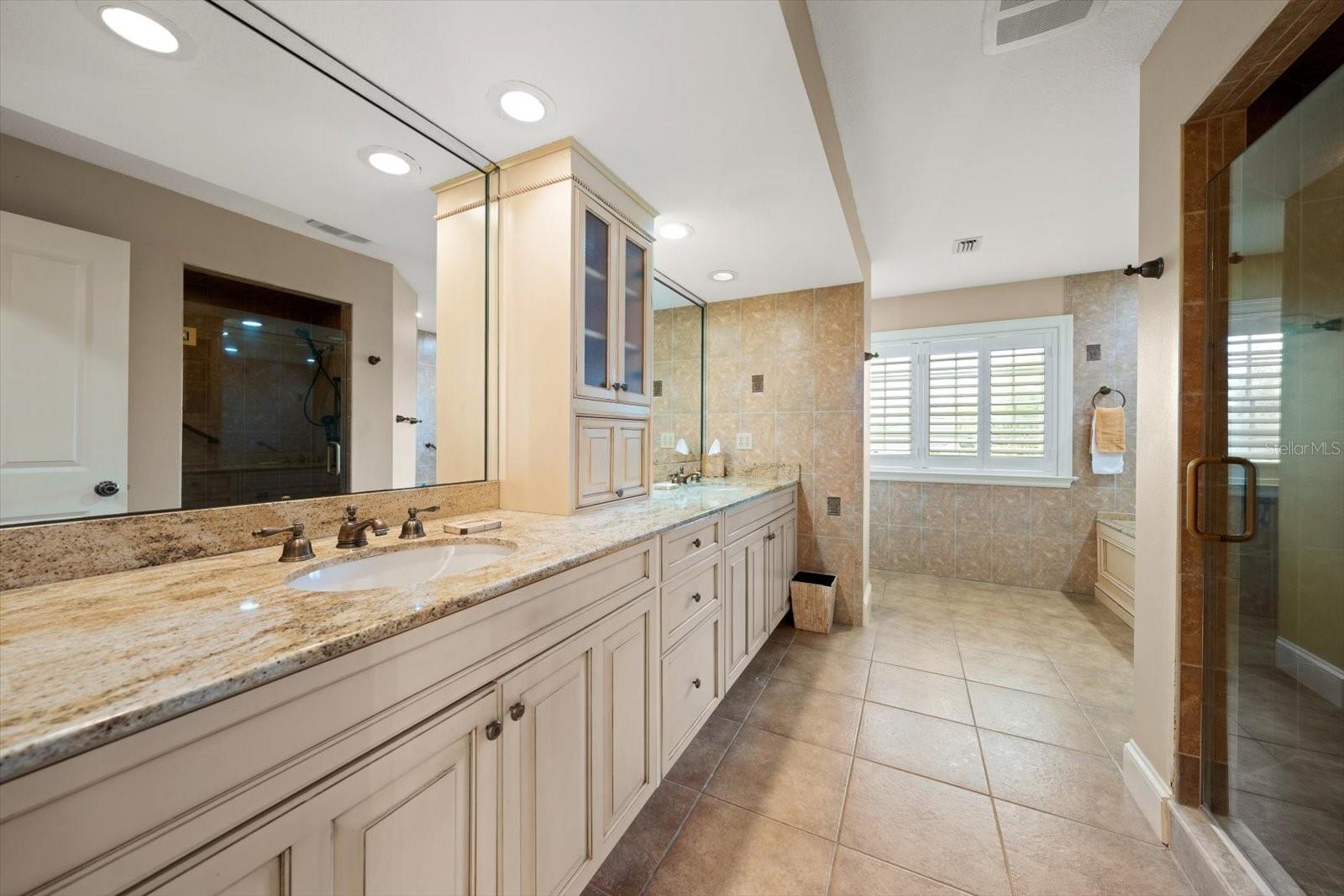 Image 34 of 75 For 1205 Palm View Avenue