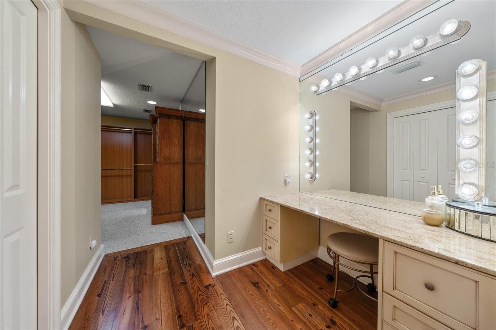 Image 35 of 75 For 1205 Palm View Avenue