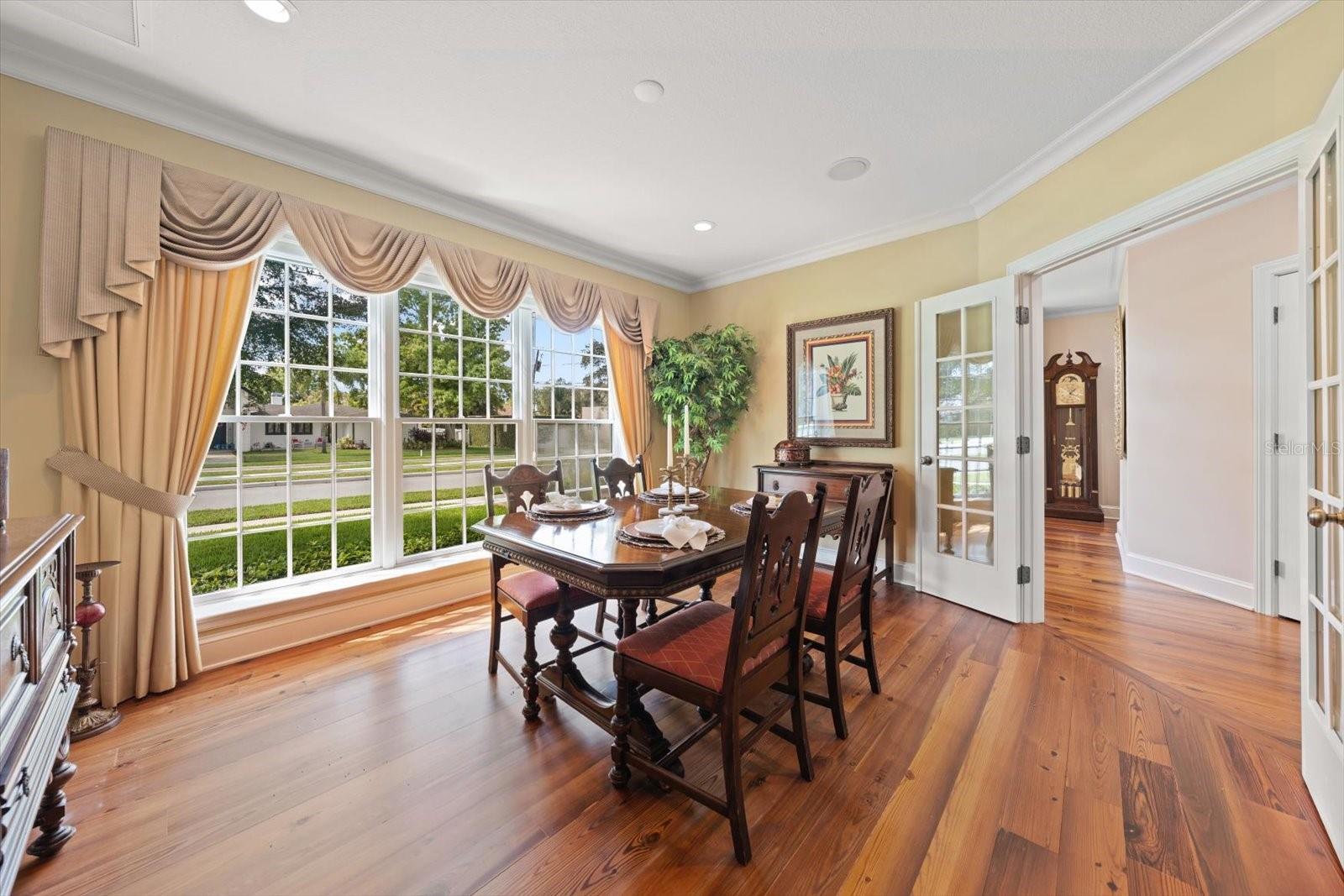 Image 8 of 75 For 1205 Palm View Avenue