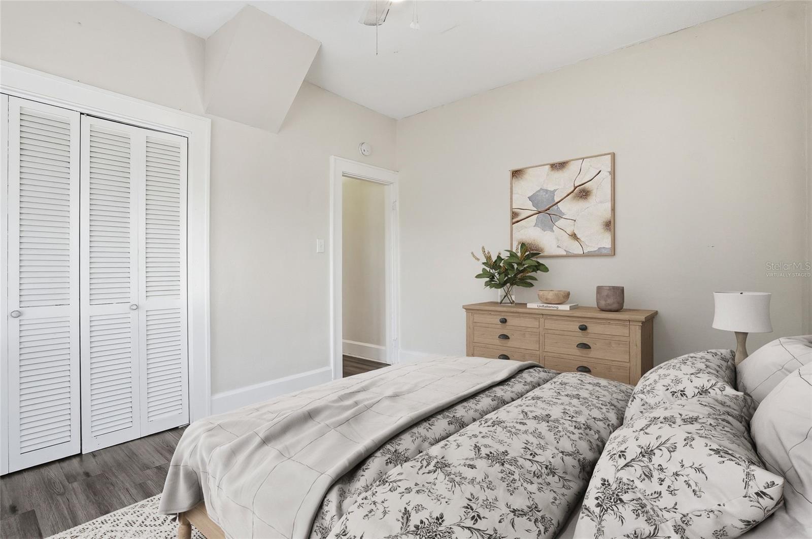 Image 5 of 15 For 4026 4th Avenue S