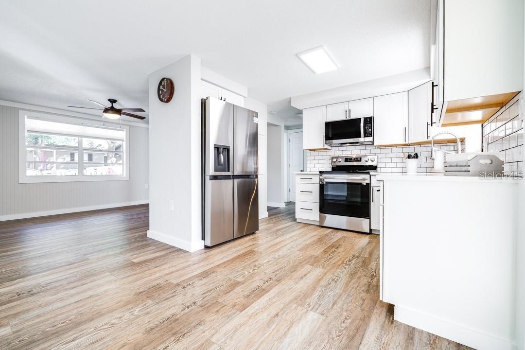 Image 11 of 24 For 5026 Moog Road