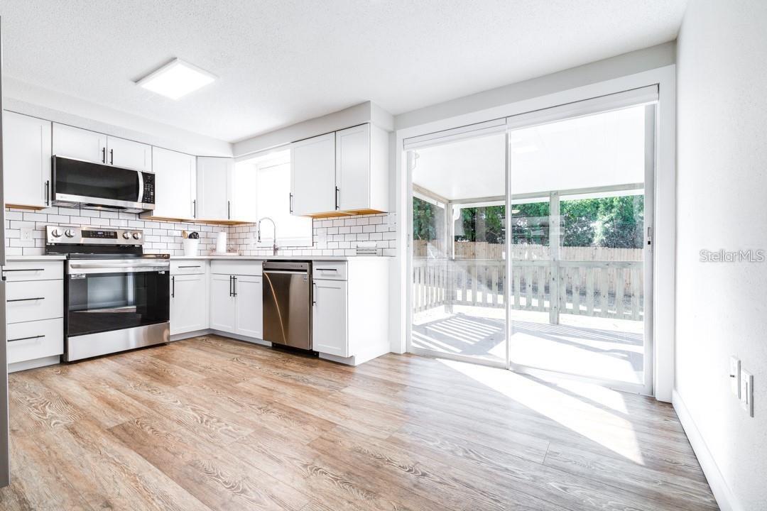 Image 14 of 24 For 5026 Moog Road