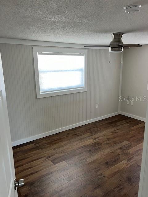 Image 9 of 24 For 5026 Moog Road