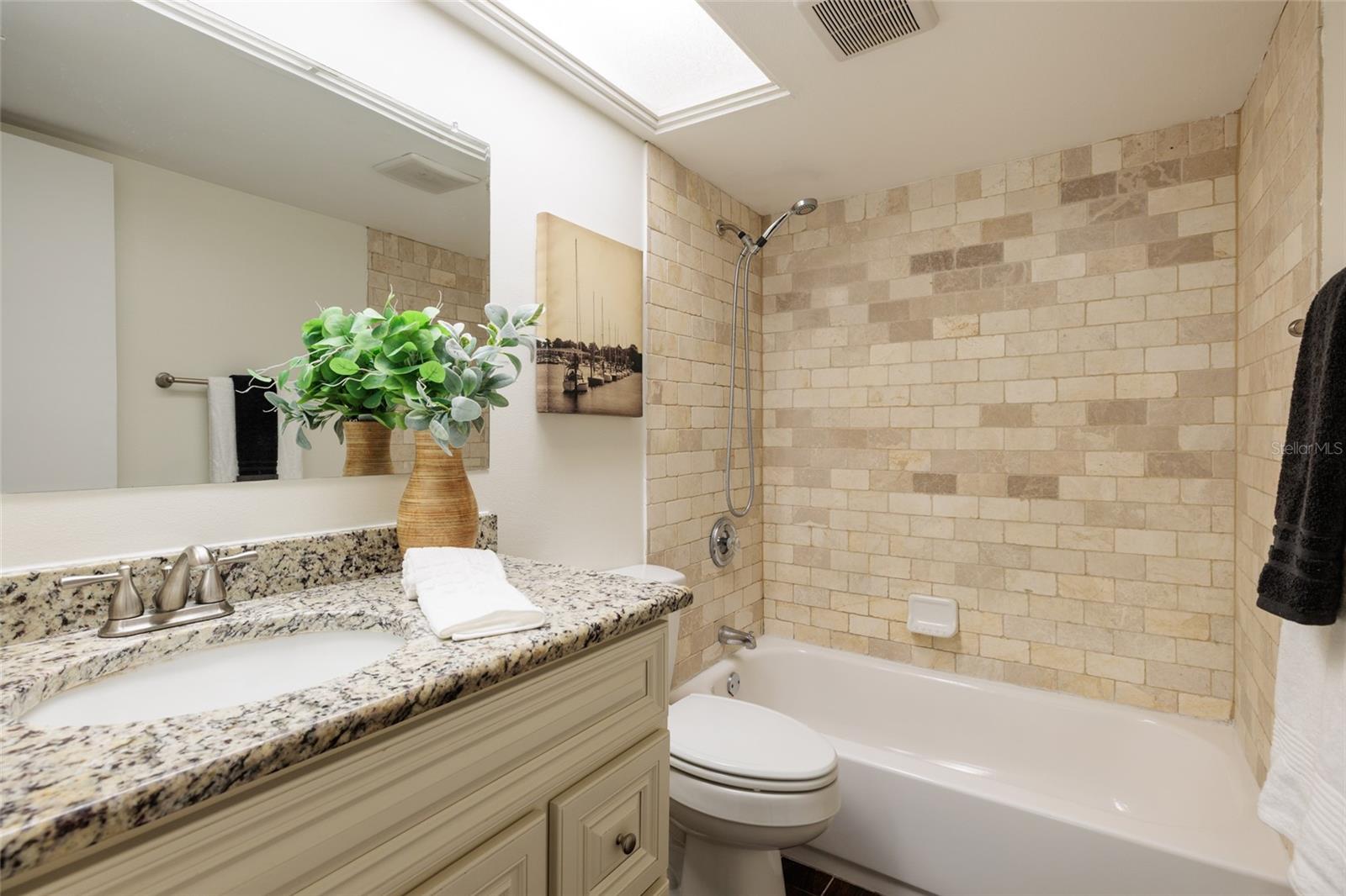 Image 15 of 27 For 4405 Fair Oaks Avenue 21