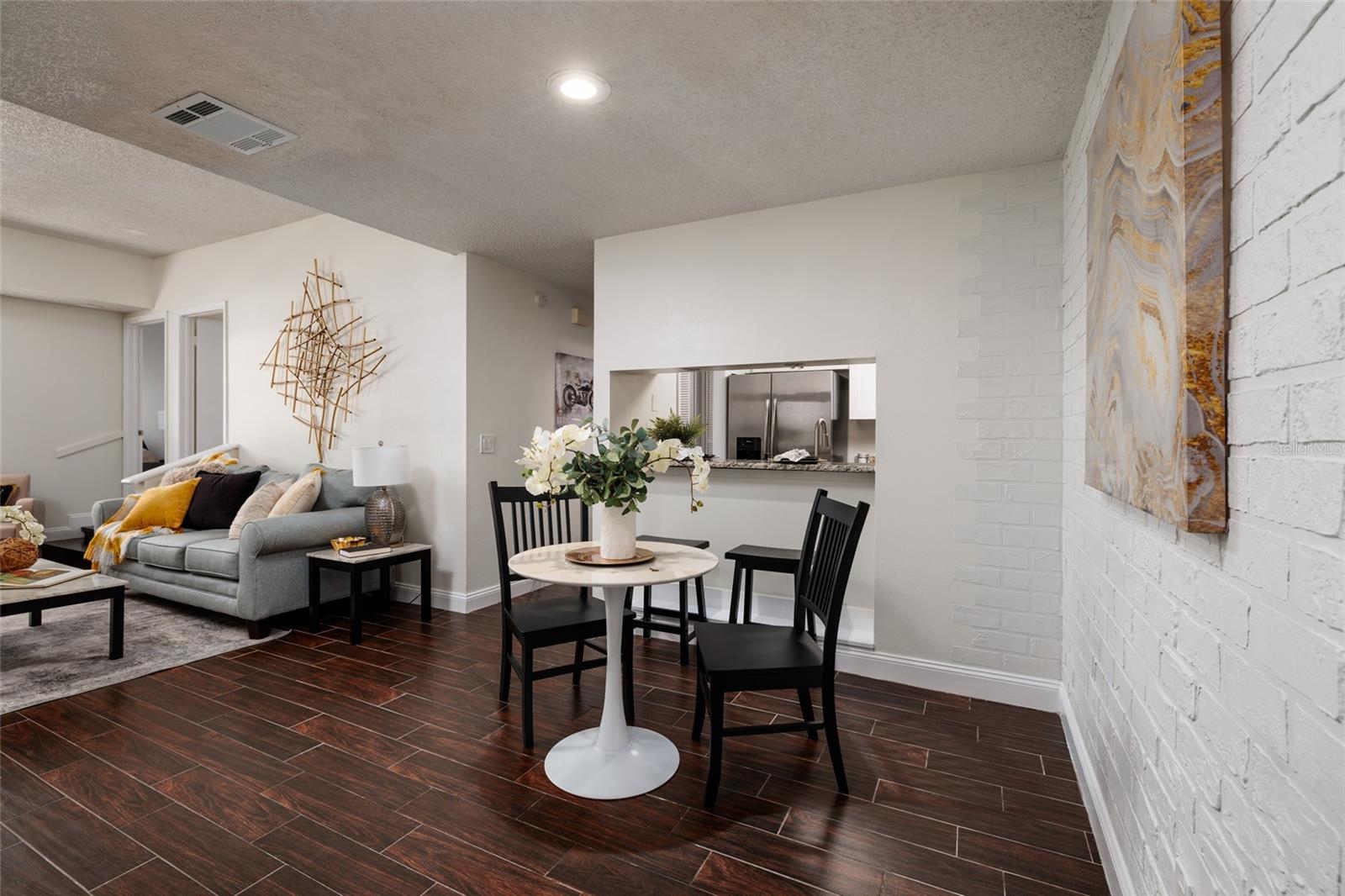 Image 3 of 27 For 4405 Fair Oaks Avenue 21