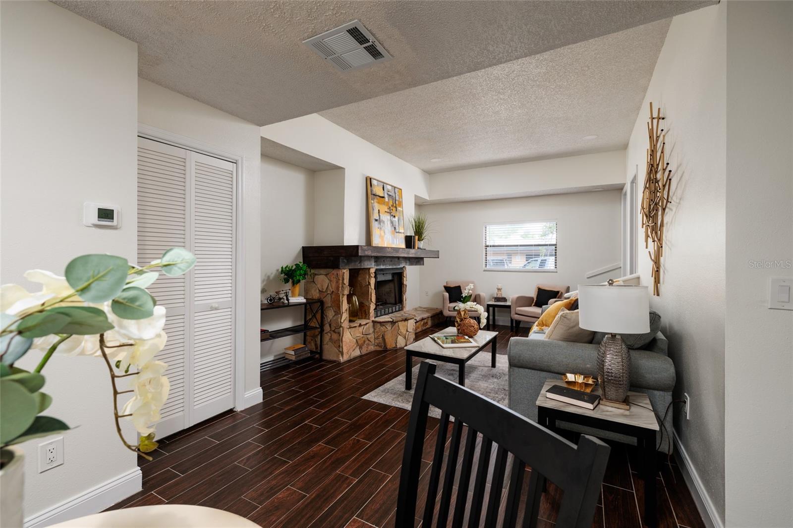 Image 4 of 27 For 4405 Fair Oaks Avenue 21