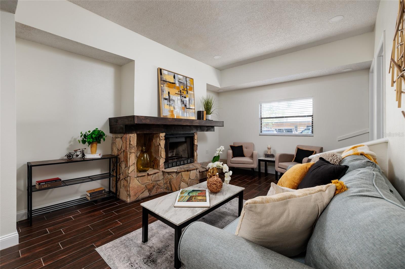 Image 5 of 27 For 4405 Fair Oaks Avenue 21