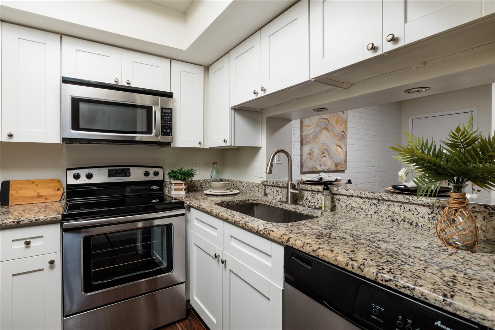 Image 8 of 27 For 4405 Fair Oaks Avenue 21