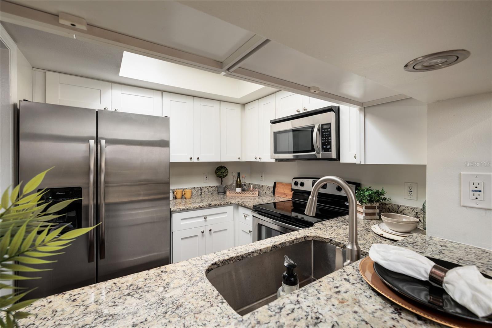 Image 9 of 27 For 4405 Fair Oaks Avenue 21