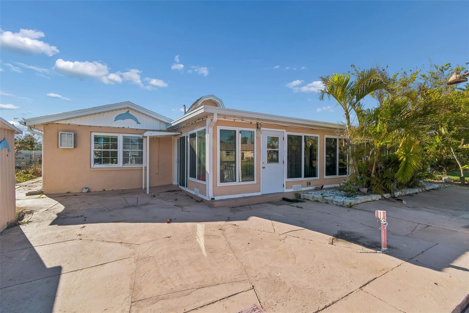 Image 10 of 18 For 9900 Island Harbor Drive