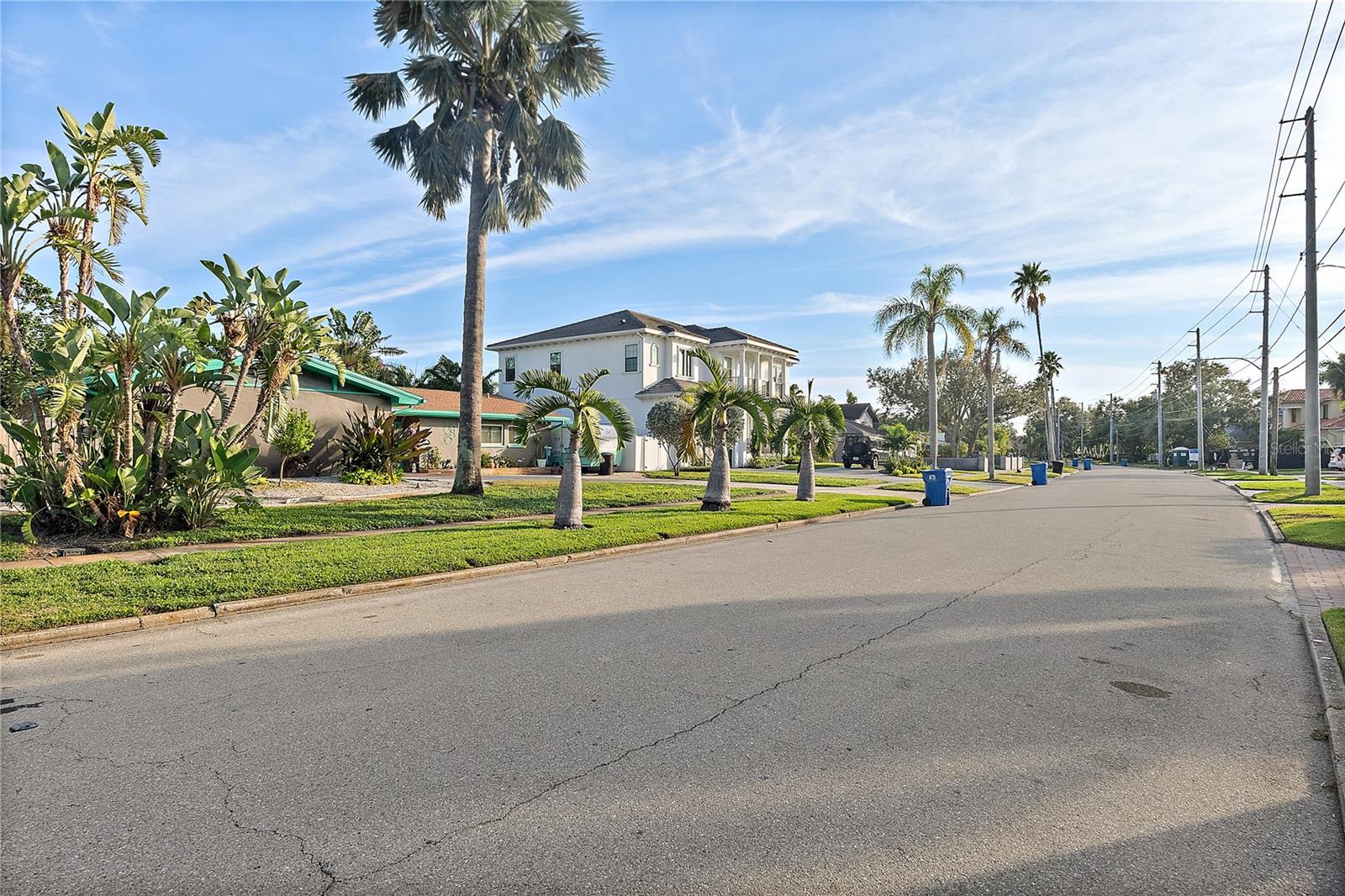 Image 12 of 19 For 1235 Cordova Boulevard Ne