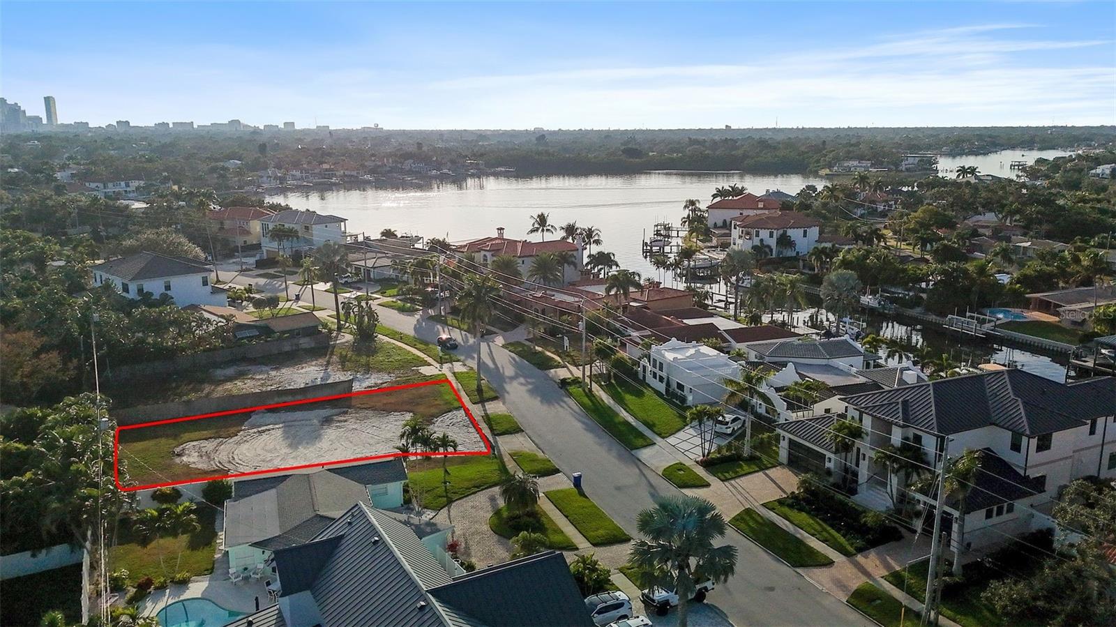 Image 16 of 19 For 1235 Cordova Boulevard Ne