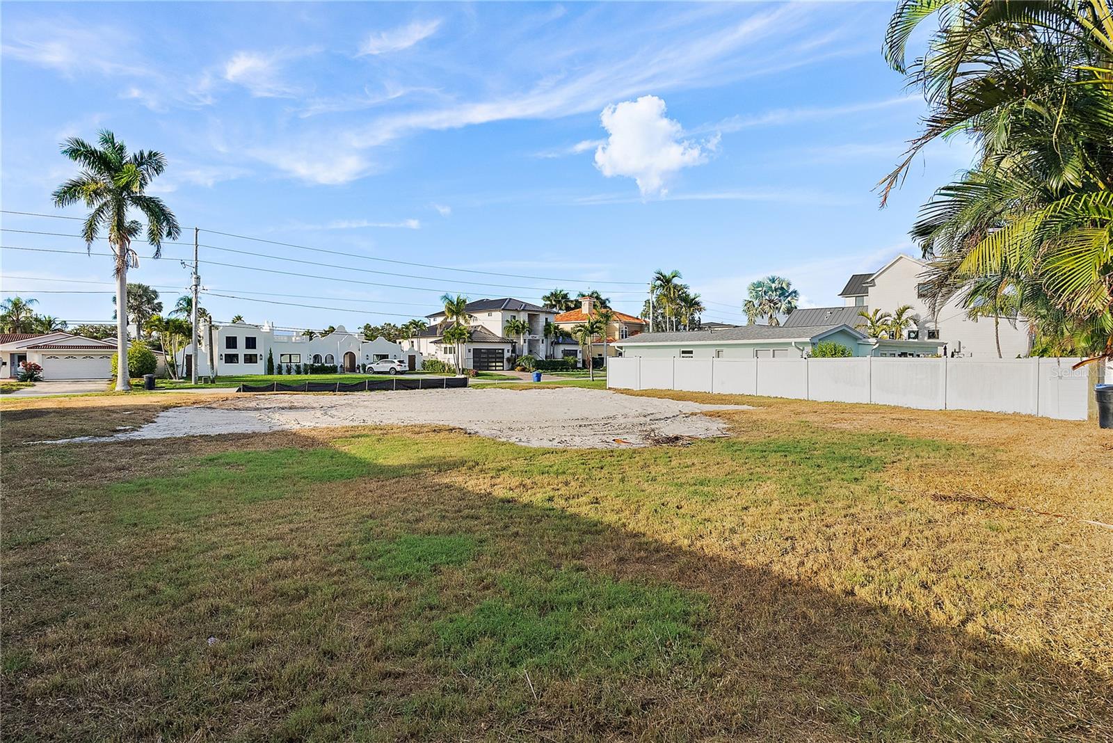 Image 6 of 19 For 1235 Cordova Boulevard Ne