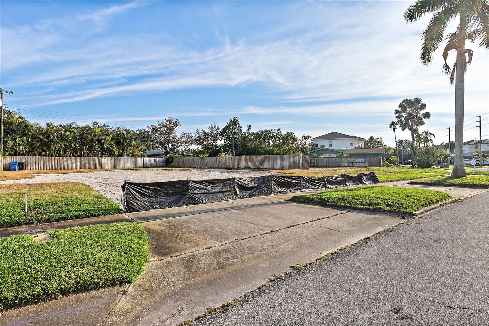 Image 9 of 19 For 1235 Cordova Boulevard Ne