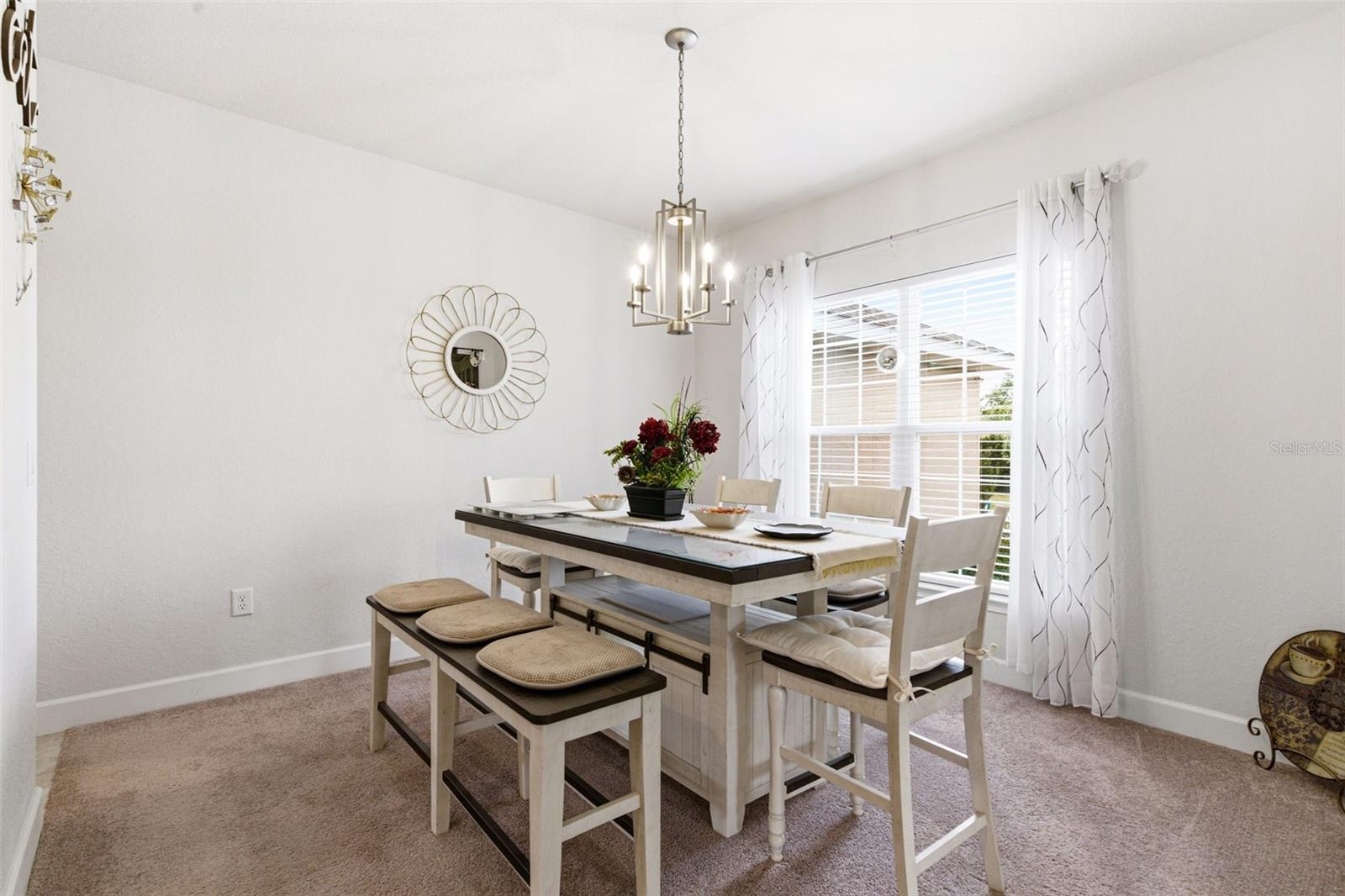 Listing photo id 10 for 12181 Topaz Street