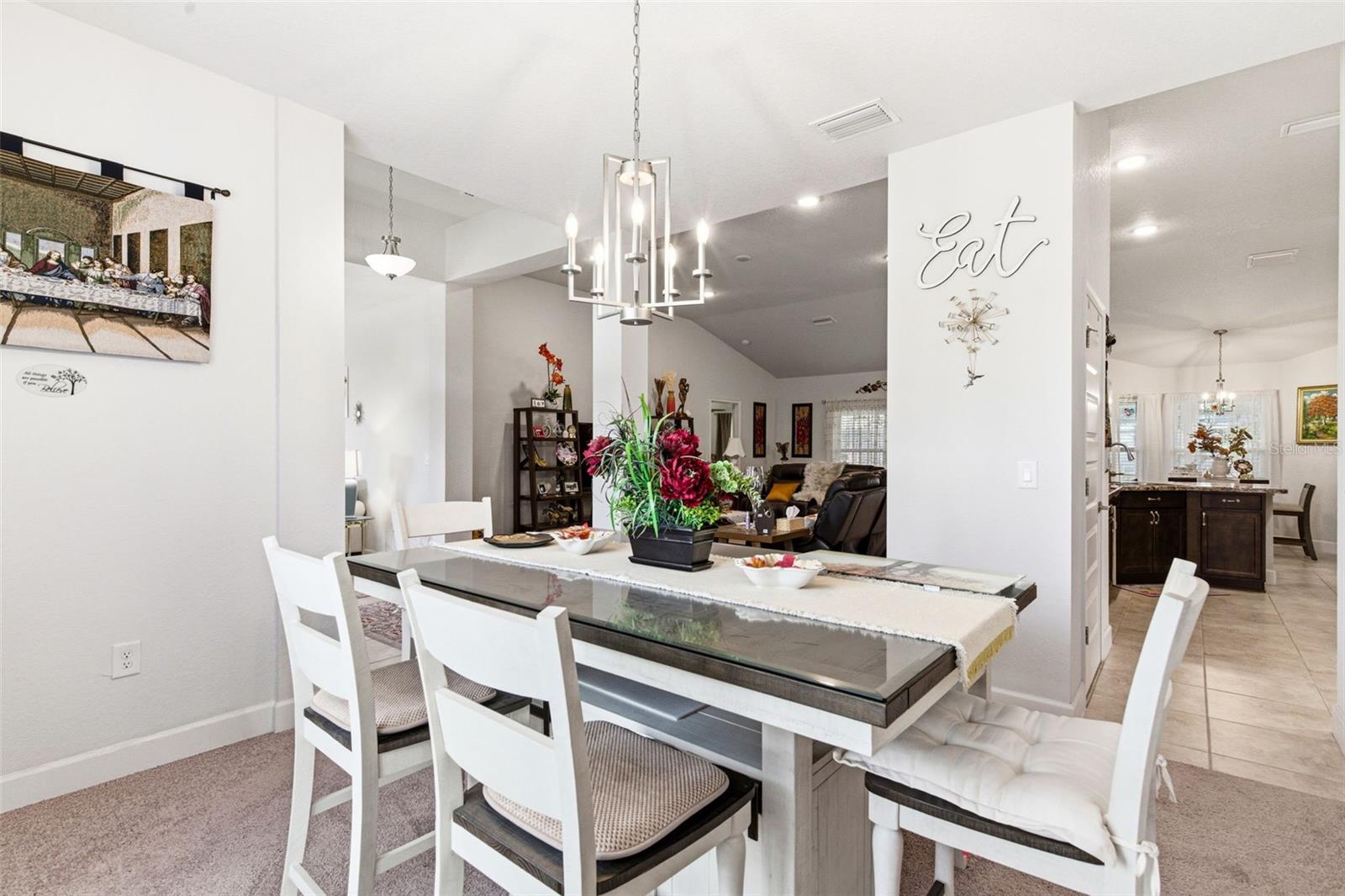 Listing photo id 11 for 12181 Topaz Street