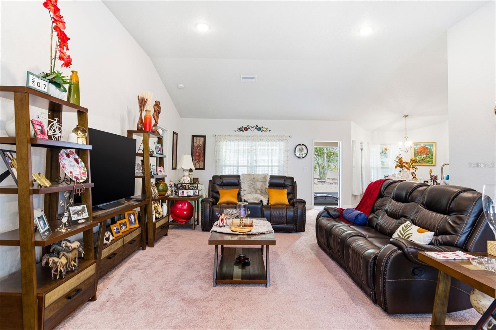 Listing photo id 14 for 12181 Topaz Street