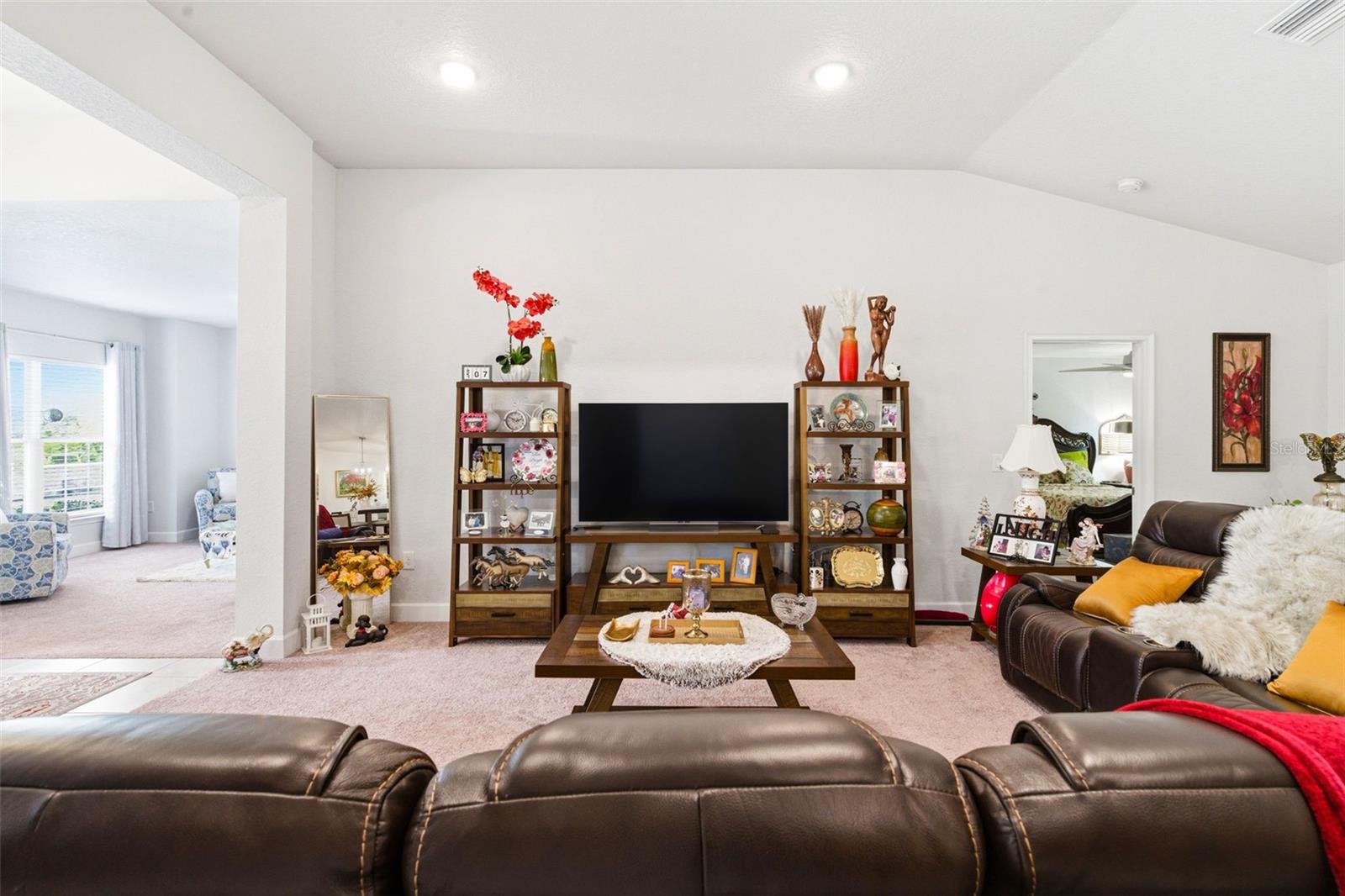 Listing photo id 18 for 12181 Topaz Street