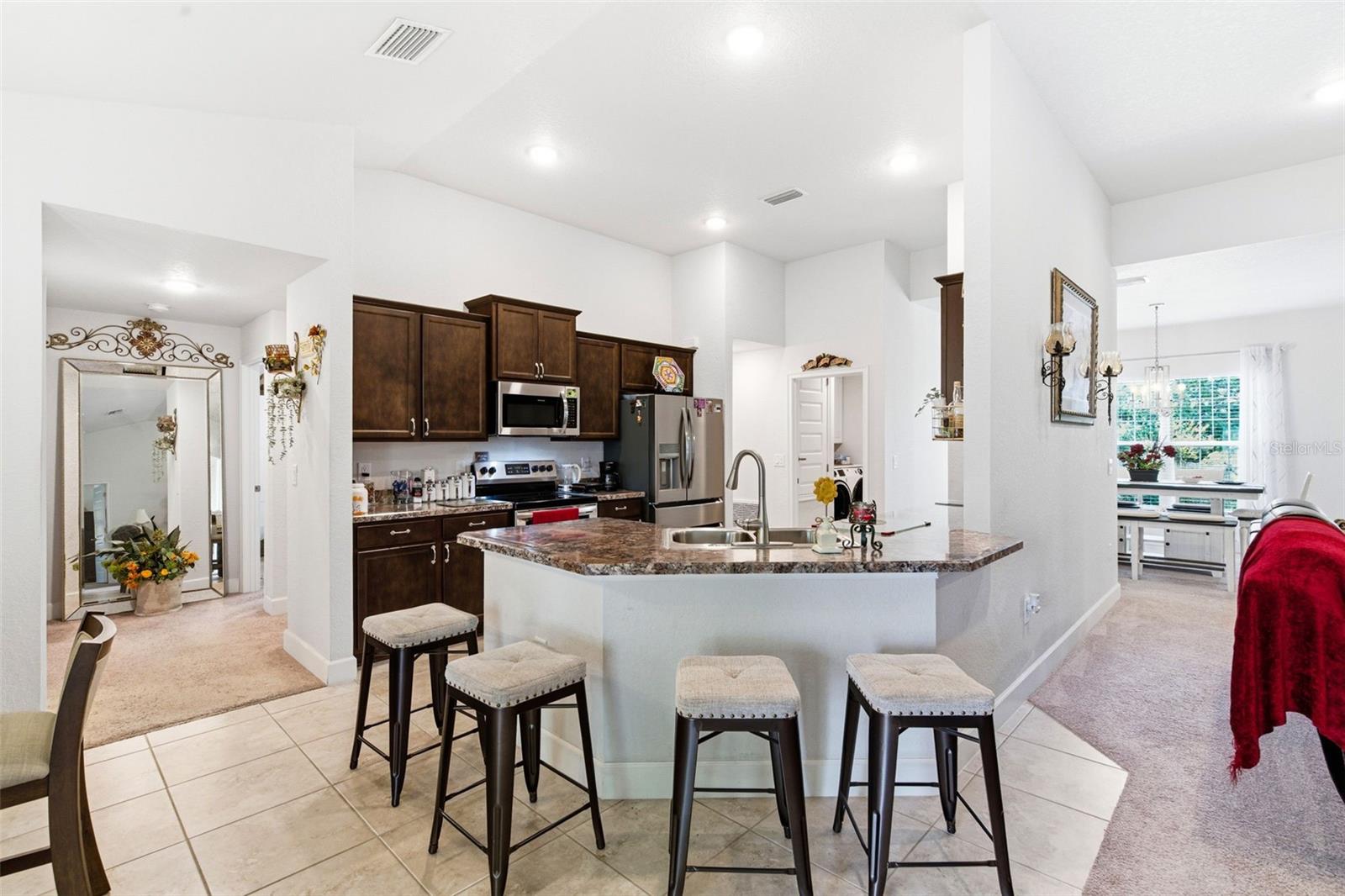 Listing photo id 19 for 12181 Topaz Street