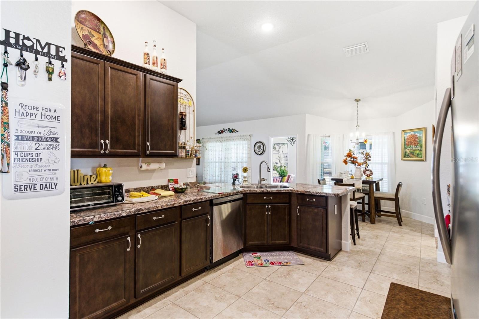 Listing photo id 21 for 12181 Topaz Street