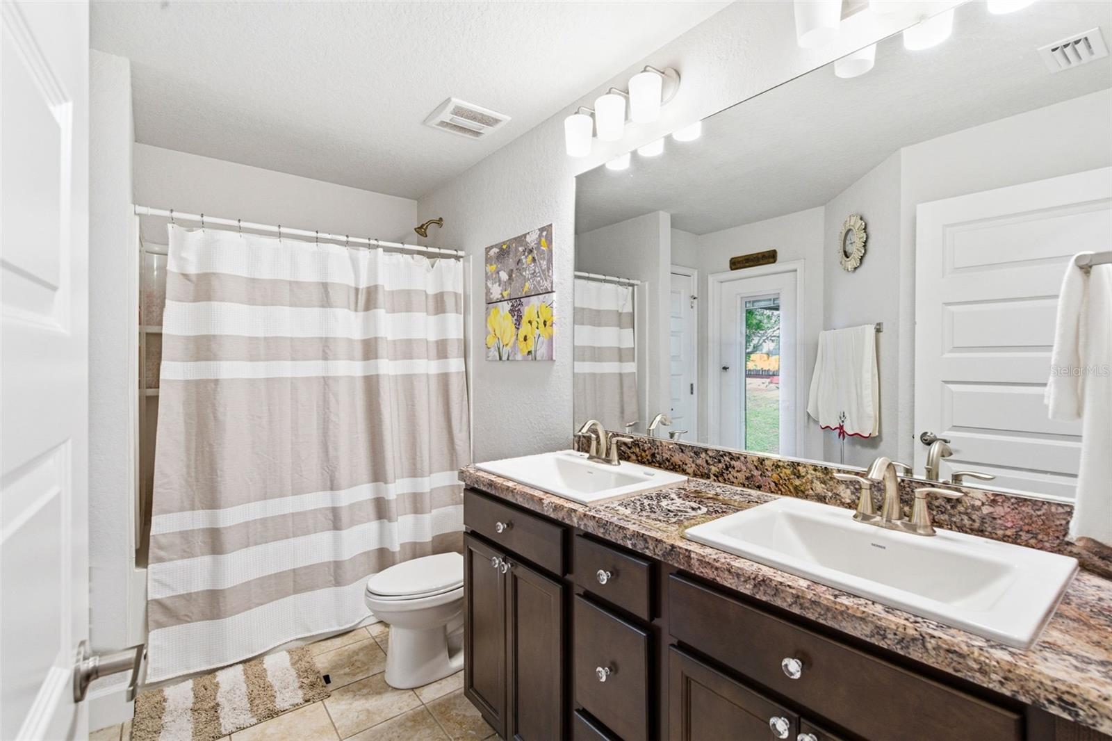 Listing photo id 28 for 12181 Topaz Street