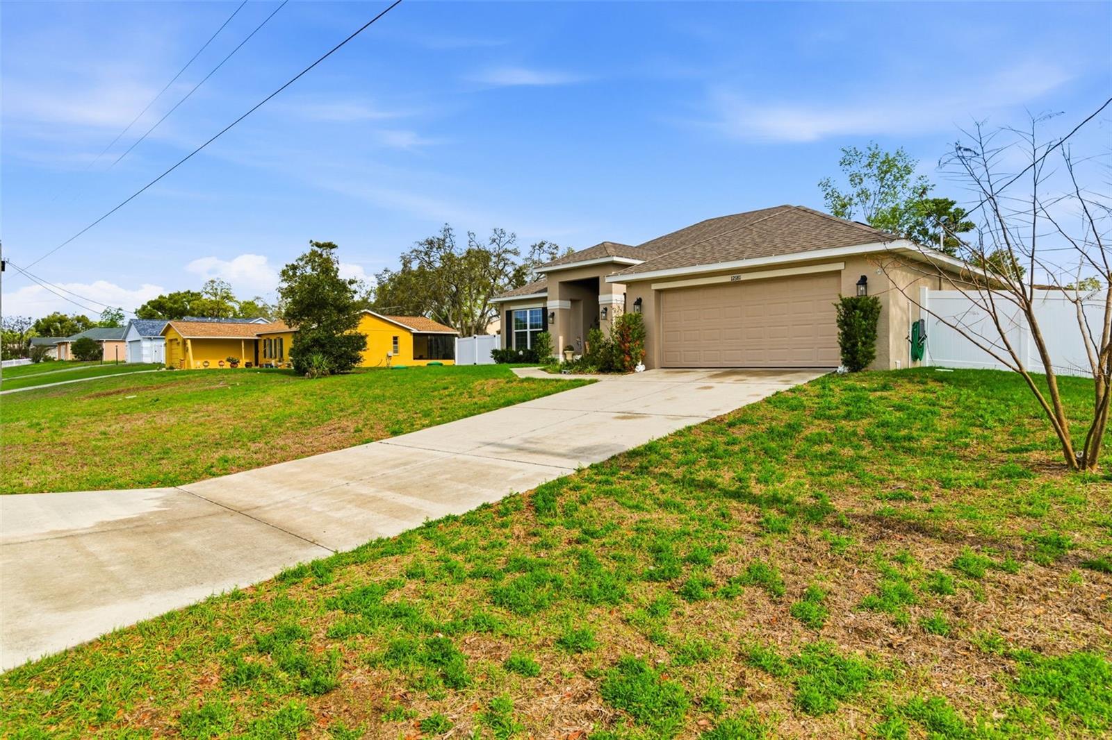 Listing photo id 2 for 12181 Topaz Street